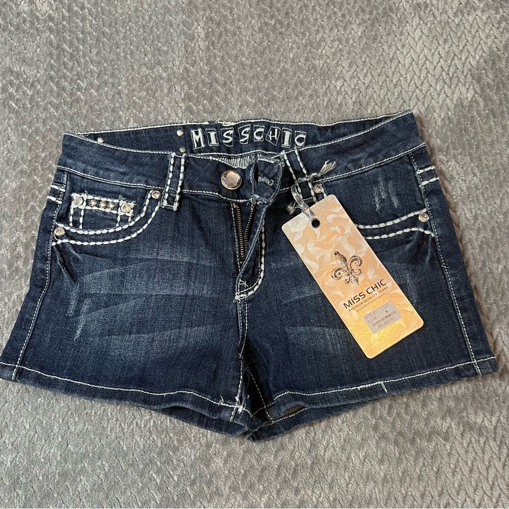 NEW Miss Chic women’s y2k denim rhinestone fleur de lis pattern pockets medium
